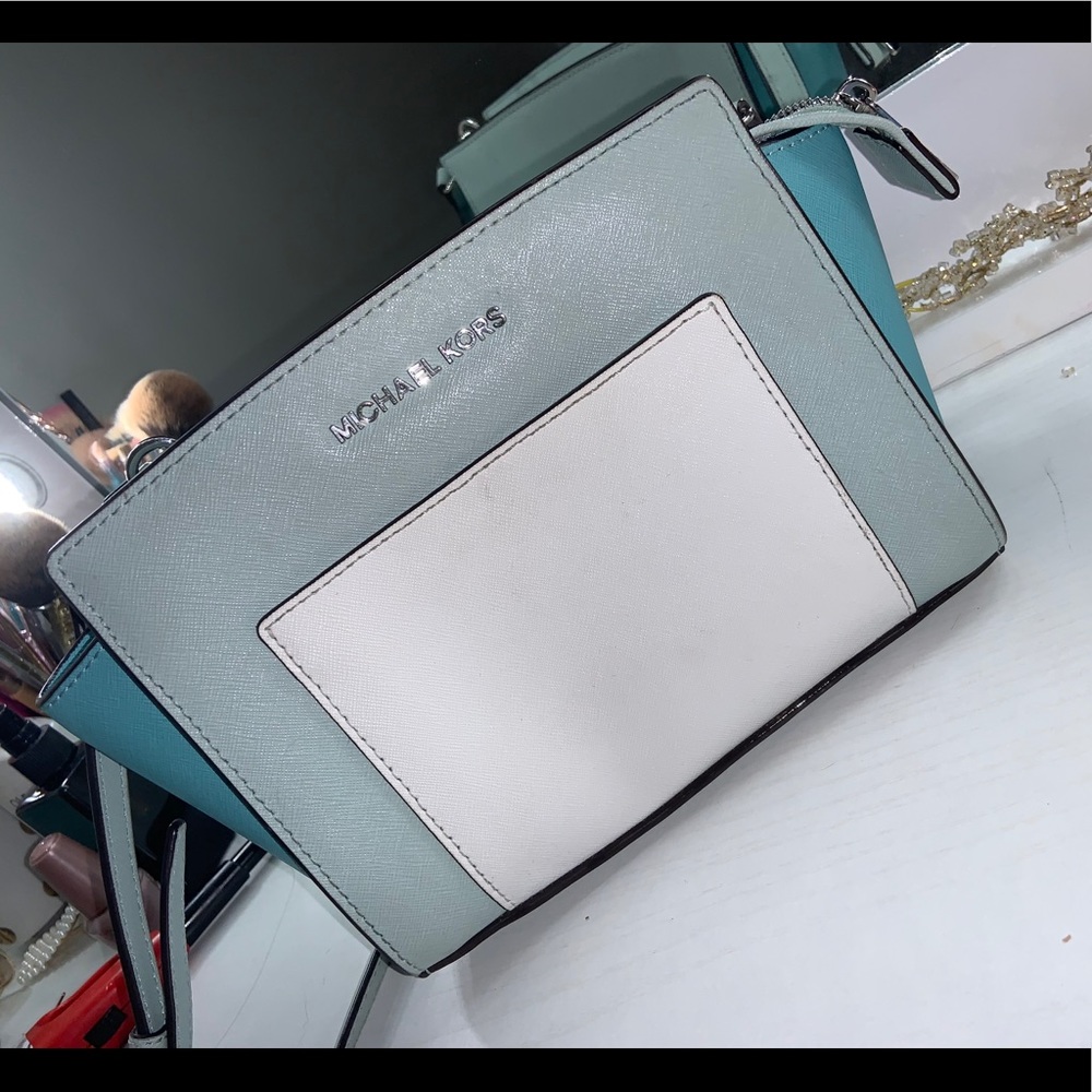 Micheal Kors small cross body tote